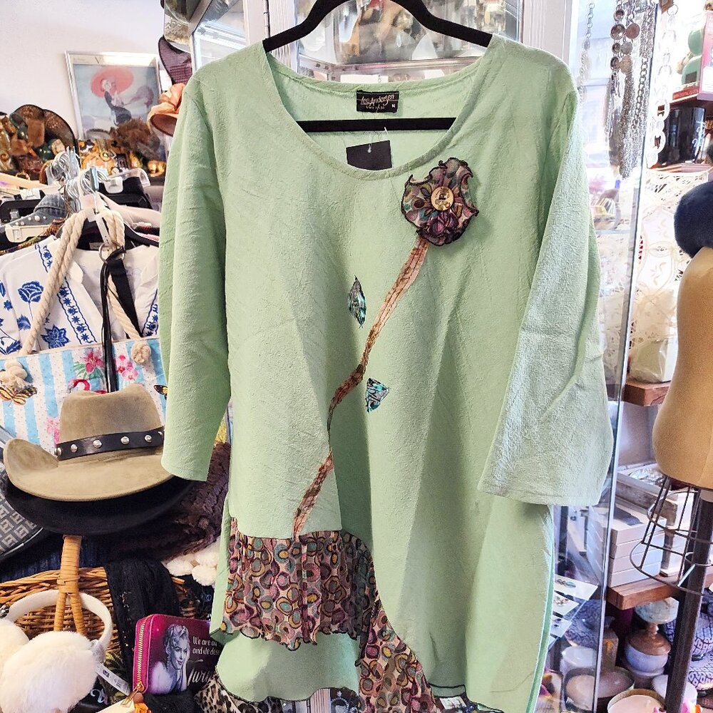 LEE ANDERSEN FLORAL APILCAY TOP WITH 3/4 SLEEVES